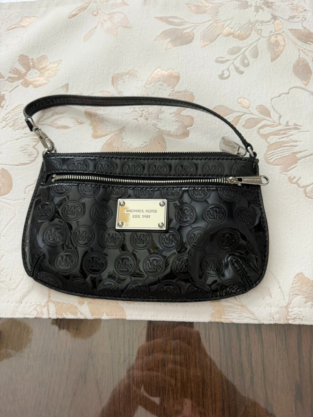 Michael Kors Black Patent Leather Monogram Wristlet - Picture 1 of 3